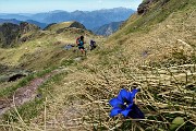 40 Vista sul laghetto, la Mencucca e i Tre Pizzi